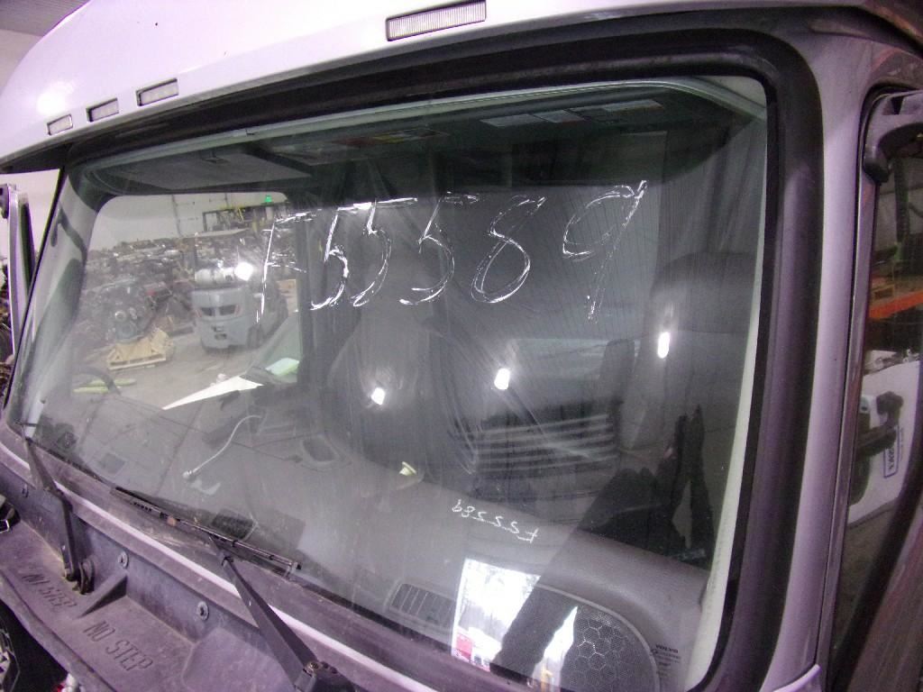 2013 Volvo VNL Windshield Glass
