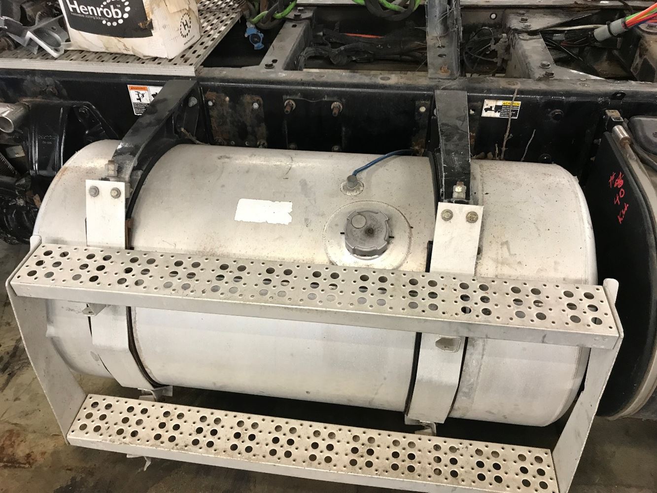 2013 Kenworth T660 (Stock SV1009) Fuel Tanks TPI