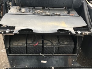 Used 2013 Peterbilt 579 Battery Box Image