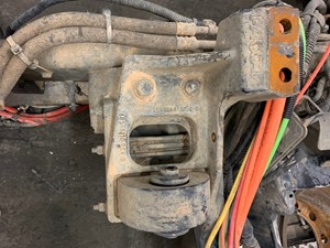 Used 2015 Kenworth T880 Cab Mount (Stock #SV-132-15)) Part Image