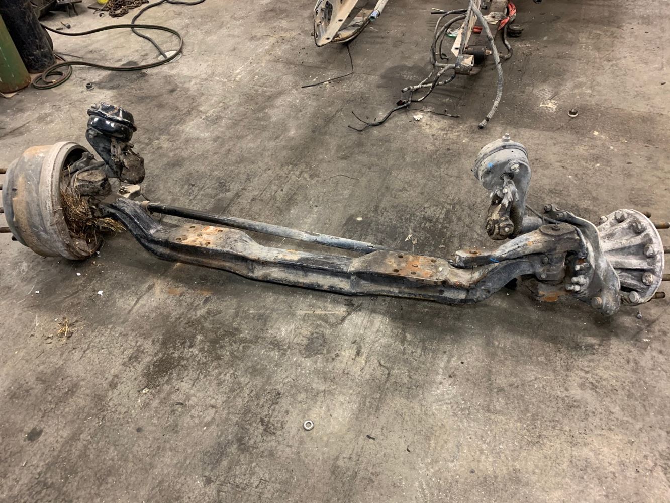 2015 Kenworth T880 (Stock SV1324) Front Axles, Complete TPI