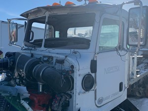 Used 2015 Peterbilt 365 Cab (Stock #SV-131-1)) Part Image
