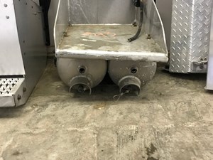 Used 2015 Peterbilt 579 Battery Box Image