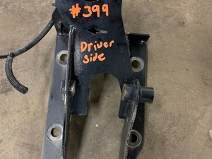 Used 2016 Kenworth T680 Cab Mount (Stock #SV-117-17)) Part Image