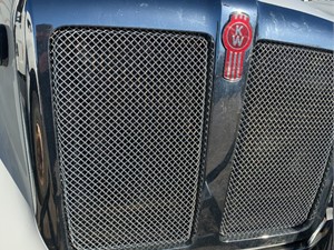 Used 2016 Kenworth T680 Grille (Stock #SV-147-16)) Part Image