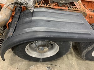 Used 2016 Peterbilt 579 Fender (Stock #SV-148-13)) Part Image