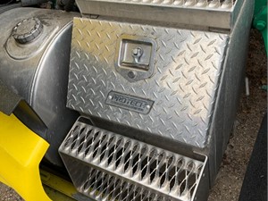 Used 2018 Kenworth T680 Tool Box (Stock #SV-163-10)) Part Image