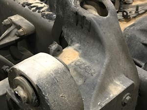 Used 2019 Kenworth T880 Cab Mount (Stock #SV-118-24)) Part Image