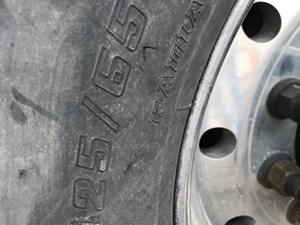 Used 295/75R22.5 Gladiator Tire (Stock #P-278)) Part Image