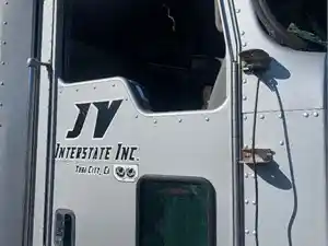 Used 2010 Kenworth T660 Door (Stock #SV-6-9)) Part Image