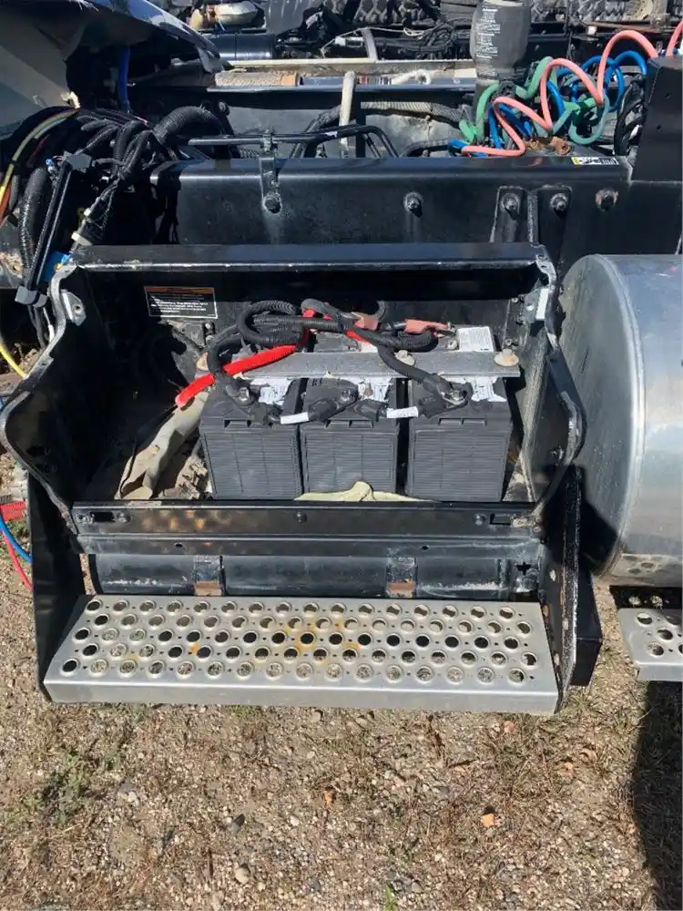 Used 2014 Kenworth T680 Battery Box for sale Glencoe Minnesota United