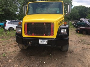 3844350C92 INTERNATIONAL 8600 FRONT PASSENGER SIDE FENDER ASSEMBLY
