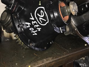 Used Eaton RS404 Rear Rear (Tandem Rear or Single) (Stock #76C)) Part Image