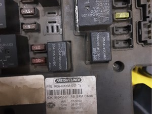 Used Freightliner Fuse Box (Stock #P-9311)) Part Image