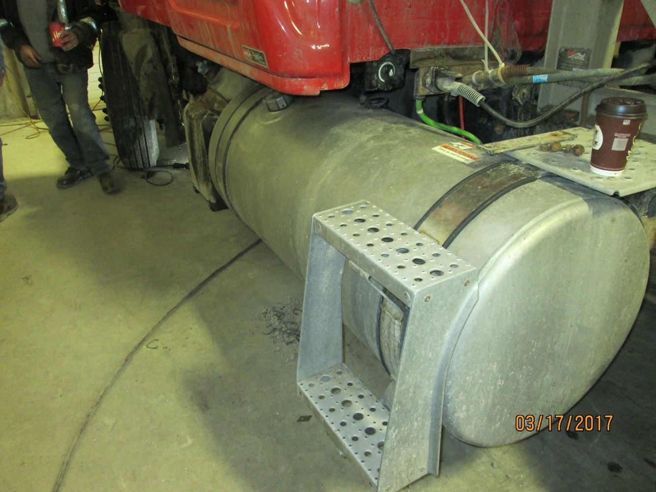 2013 Freightliner Cascadia 125 (Stock CAS17914) Fuel Tank Straps TPI