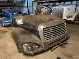 Used 2001 Freightliner COLUMBIA Hood (Stock #7865117)) Part Image