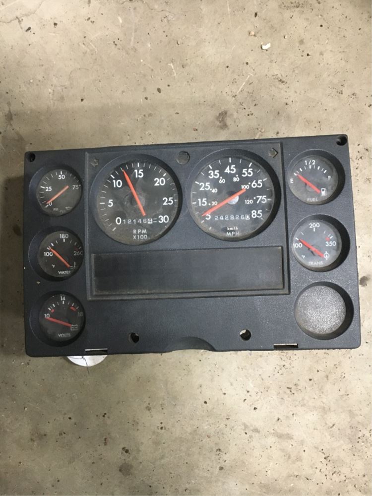 2000 Freightliner FS65 Chassis (Stock #10D-47847) | Instrument Cluster