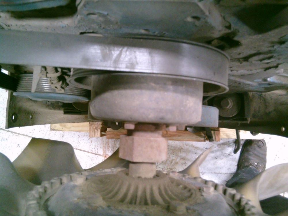 Used 2001 International DT466 Fan Clutch/Hub for sale Big lake