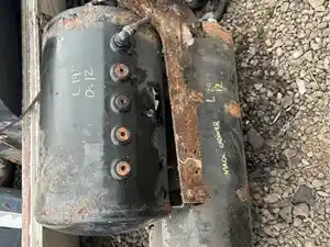 Used 2001 Mack MR688S Air Tank Image