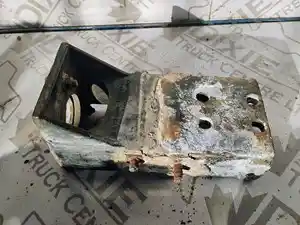 Used 2000 FREIGHTLINER FLD120 Cab Mount (Stock #FRE00-5725-CBMNT/2)) Part Image