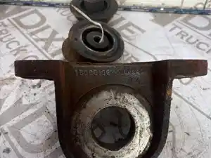 Used 2002 Engine Mount (Stock #GMC02-5205-ENGMNT)) Part Image