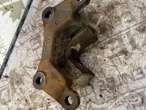 Used 2004 Engine Mount Image