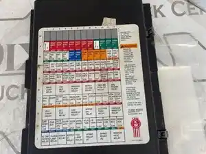 Used Kenworth T800 Fuse Box (Stock #KEN08-2483-FUSEPNL)) Part Image