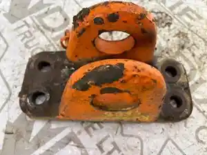 Used Kenworth T800 Tow Hook (Stock #KEN07-4688-TWHTCH)) Part Image