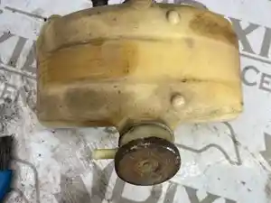 Used Coolant Reservoir (Stock #MAC-5652-CLNT)) Part Image
