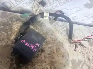 Used 1998 Mack CL713 Fuse Box (Stock #MAC98-6135-FUSEBX)) Part Image