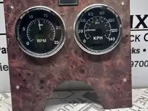 Used Instrument Cluster (Stock #INT00-3927-CLSTR)) Part Image