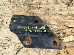 Used Bracket (Stock #MAC02-3080-BATBXBRK)) Part Image