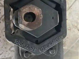 Used 2004 Engine Mount Image