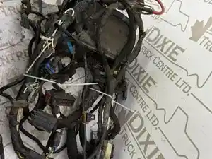 Used 2004 Fuse Box (Stock #INT04-4592-FUSEBX)) Part Image