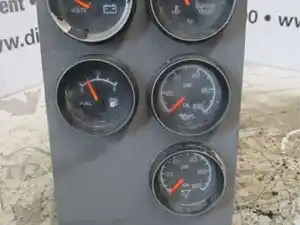 Used Instrument Cluster (Stock #KEN04-2074-CLST)) Part Image