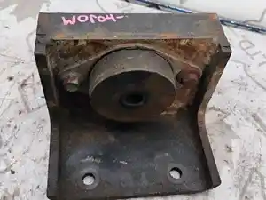 Used 2004 Workhorse Custom Chassis R20 Engine Mount (Stock #WOR04-5609-ENGMNT/1)) Part Image