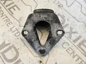 Used Bracket (Stock #KEN05-4976-SPRTBRKT)) Part Image