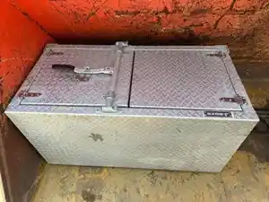 Used Tool Box (Stock #INT07-5091-TLBX)) Part Image