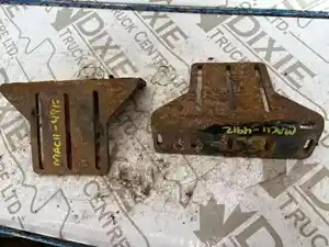 Used Bracket (Stock #MAC11-4912-BRKTS)) Part Image