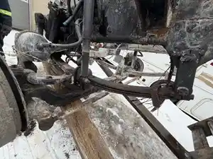 Used 2013 WESTERN STAR TRUCKS 4900 FA Front Axle, Complete (Stock #WES13-4634-FTAXL)) Part Image