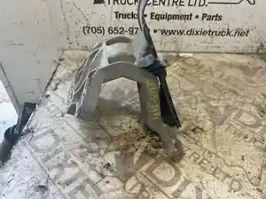 Used Bracket (Stock #KEN15-3449-AIRCLNRB)) Part Image