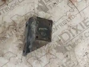 Used Bracket (Stock #MAC99-1631-BRKT)) Part Image