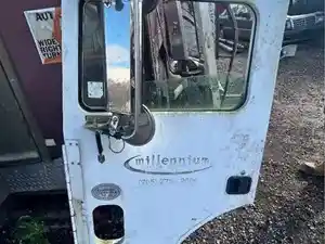 Used Door (Stock #MAC11-3920-DOOR/DS)) Part Image