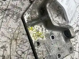Used Engine Mount (Stock #FOR98-1122-ENGMNT/D)) Part Image