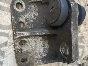 Used Engine Mount (Stock #PET06-3887-ENGMNT)) Part Image