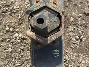Used Engine Mount (Stock #GMC05-3664-ENGMNT/P)) Part Image