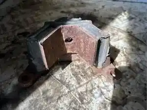 Used Engine Mount (Stock #INT15-2625-ENGMNT)) Part Image