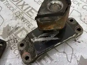Used Engine Mount (Stock #STE00-4245-ENGMNT/D)) Part Image