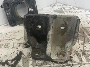 Used Engine Mount (Stock #WES06-2069-ENGMNT)) Part Image