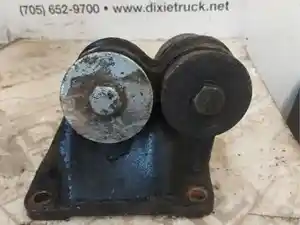 Used Engine Mount (Stock #MAC05-2096-ENGMNT R)) Part Image